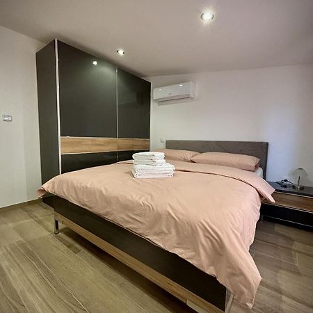 Grande Rosa Appartement Vrulje  Buitenkant foto