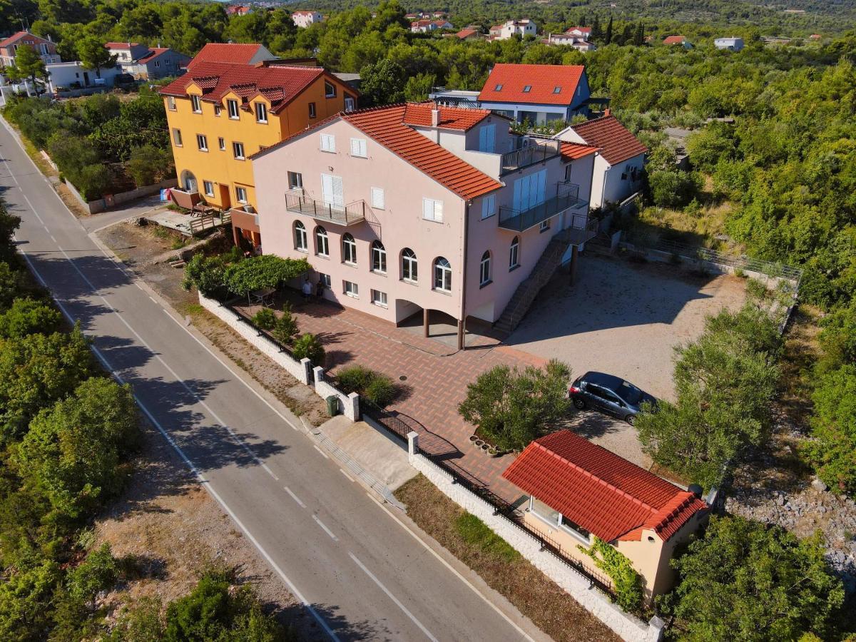 Grande Rosa Appartement Vrulje  Buitenkant foto