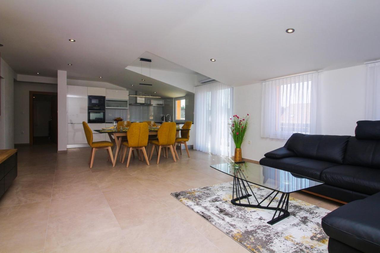 Grande Rosa Appartement Vrulje  Buitenkant foto