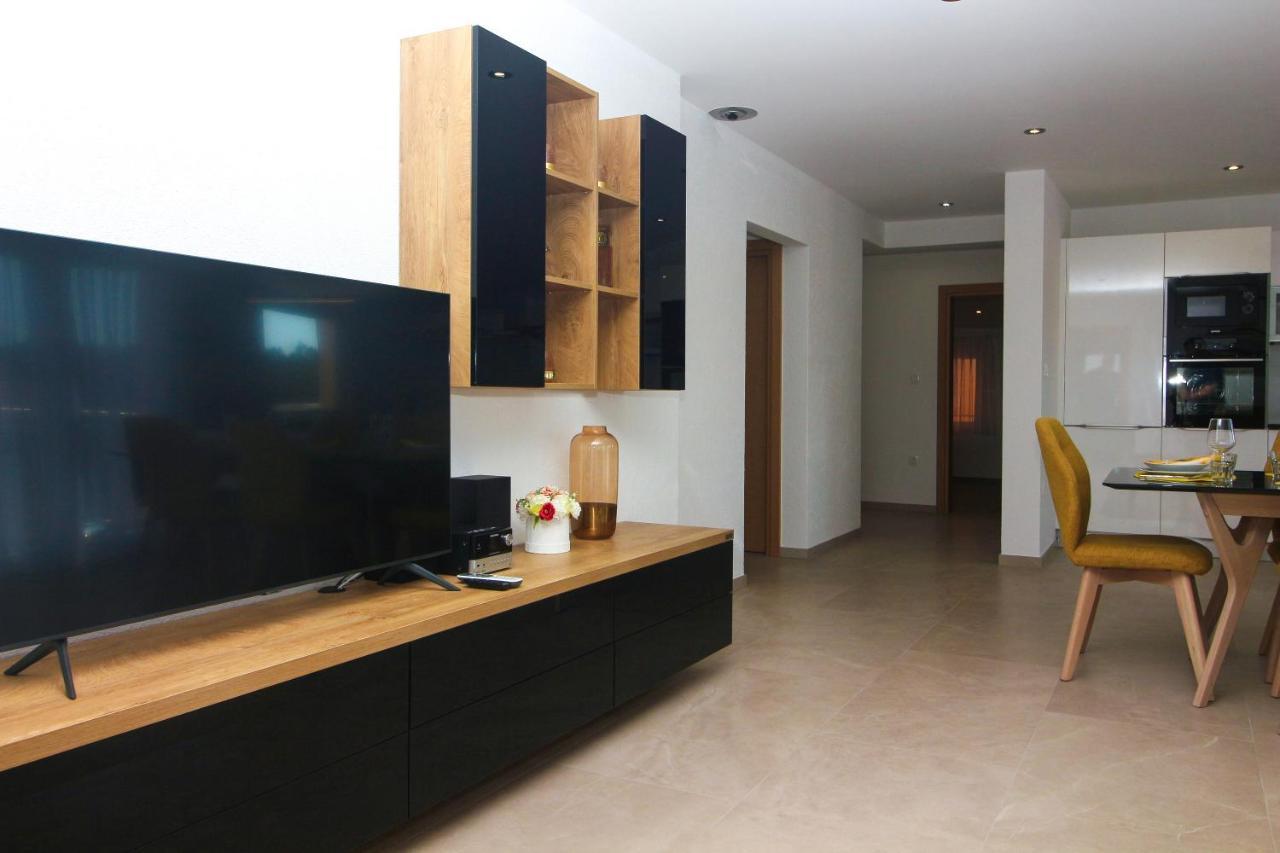 Grande Rosa Appartement Vrulje  Buitenkant foto